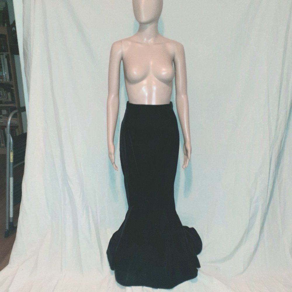 SOLD ====  [mid rise velvet trumpet / mermaid skirt maxi]